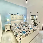 Sea View Apartment *
