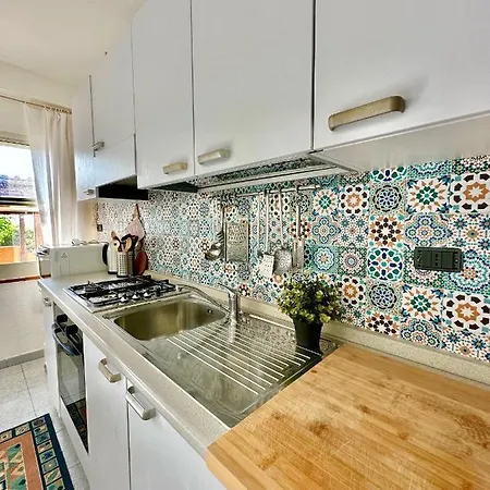 Sea View Apartment *