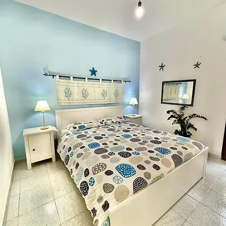 Sea View Apartment *